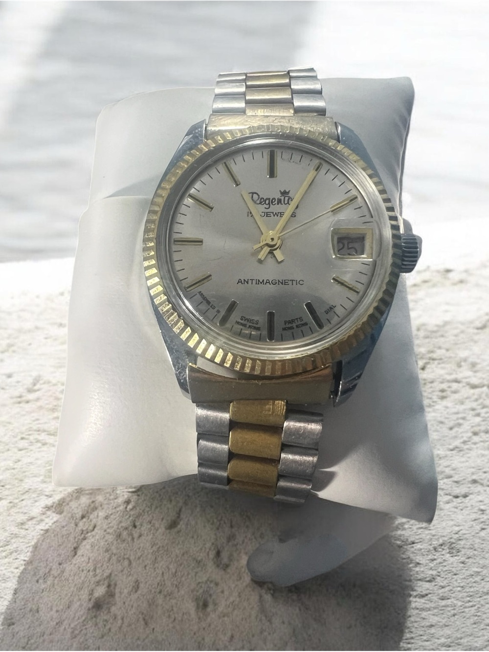 (196)Vintage RegencyAntimagnetic Two-Tone Men’s Watch - Silver & Gold